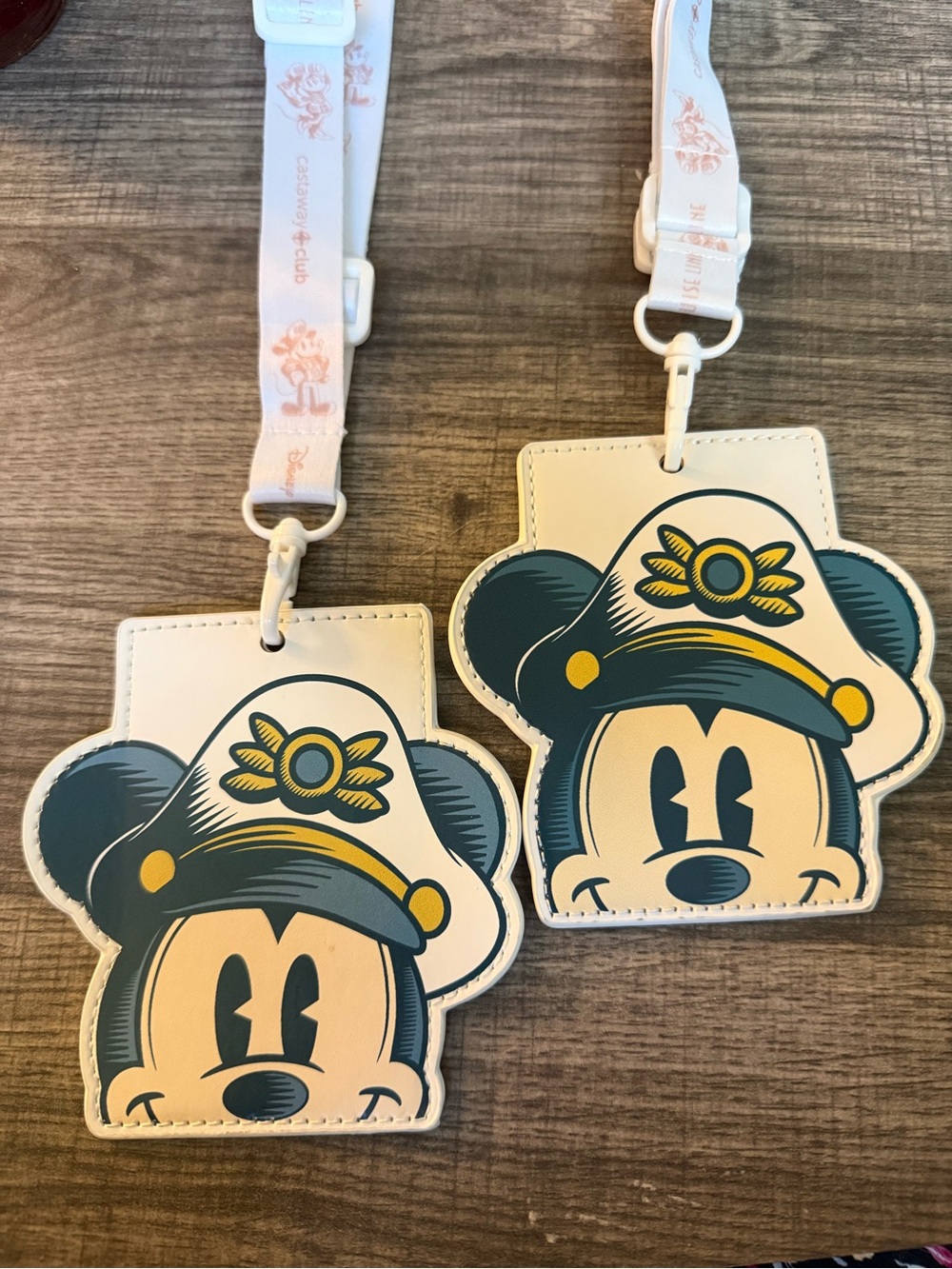 Disney Mickey Mouse Sailor lanyard castaway, cay pearl level